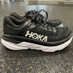 Hoka Women’s  Black Running Shoes
W Bondi 7     Size 8